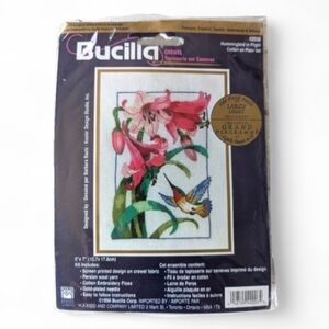 1998 Bucilla Hummingbird In Flight Crewel Needlepoint Kit #42026 5x7 Embroidery